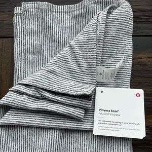 Lululemon vinyasa customizable snap infinity scarf